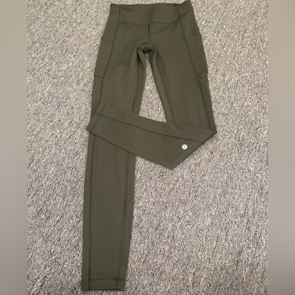 lululemon athletica Pants - lululemon (4) Green Leggings with Slip Pockets and Back Zipped Pocket